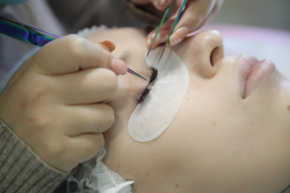 How long do lash extensions take to apply?