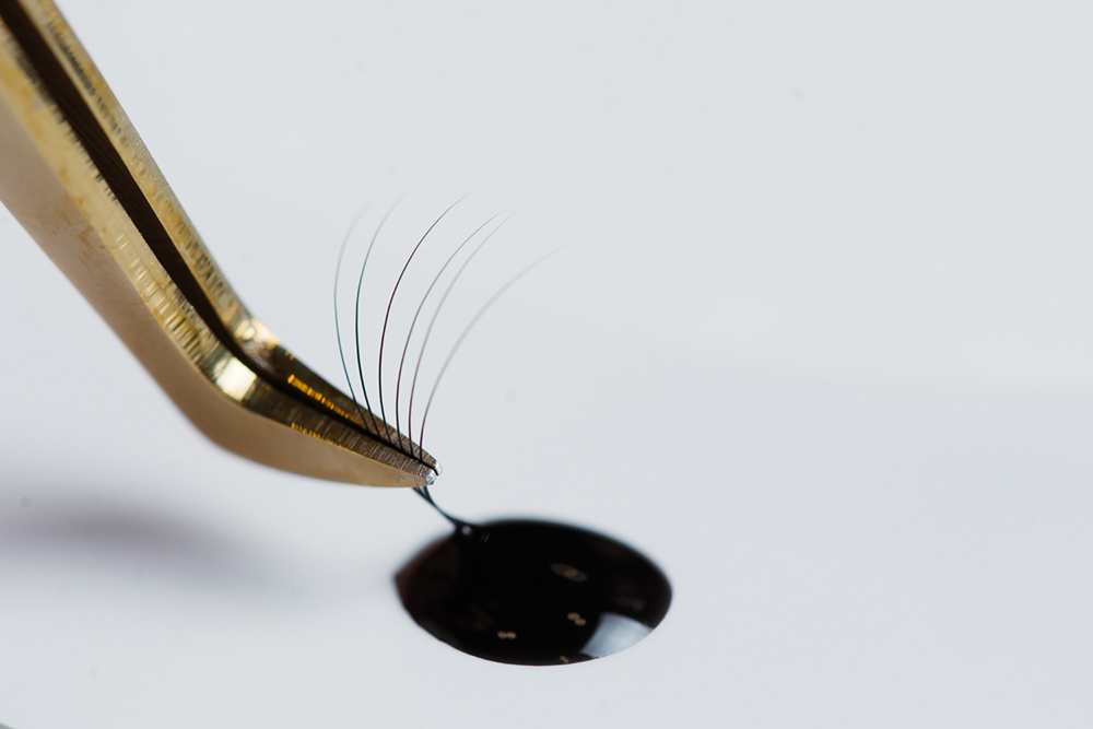 The Complete Guide to Lash Glue: Everything You Need to Know