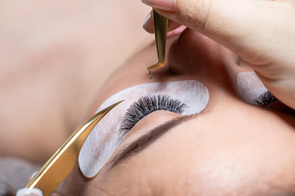 Your Complete Guide to Managing Classic Lash Extensions