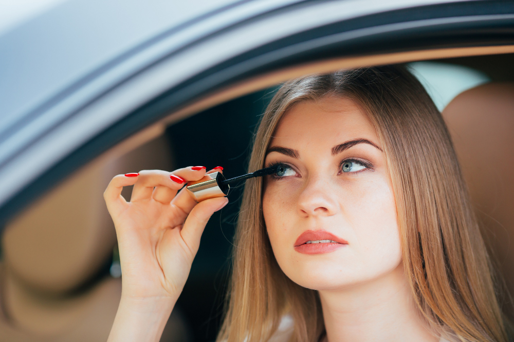 Dos and Don’ts When Traveling with Lash Extensions